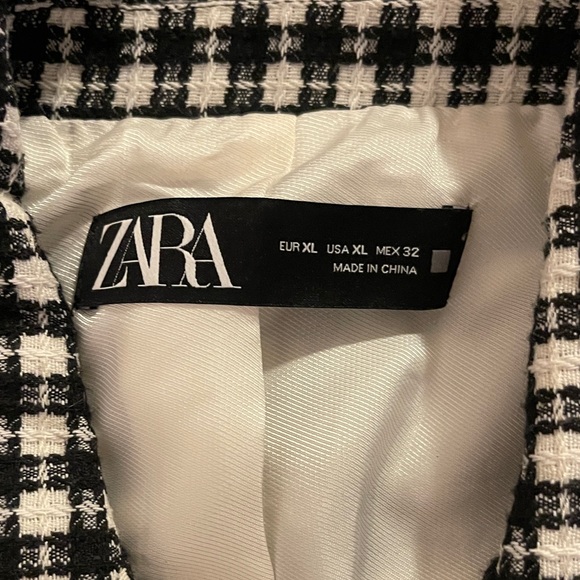 Zara Jackets & Blazers - Zara Monochrome Houndstooth Jacket